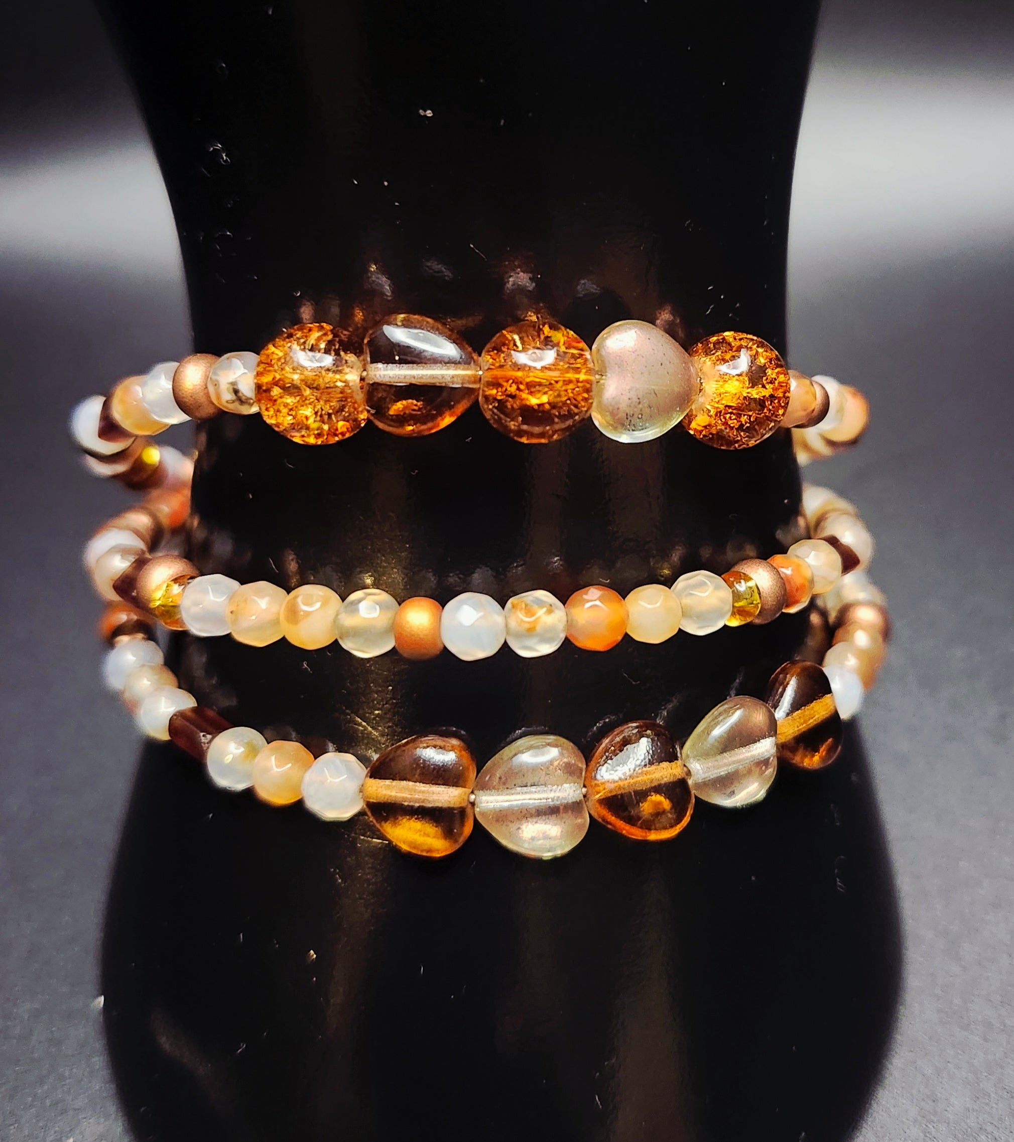 Quiet Radiance – Amber Sparkle Jewelry Set