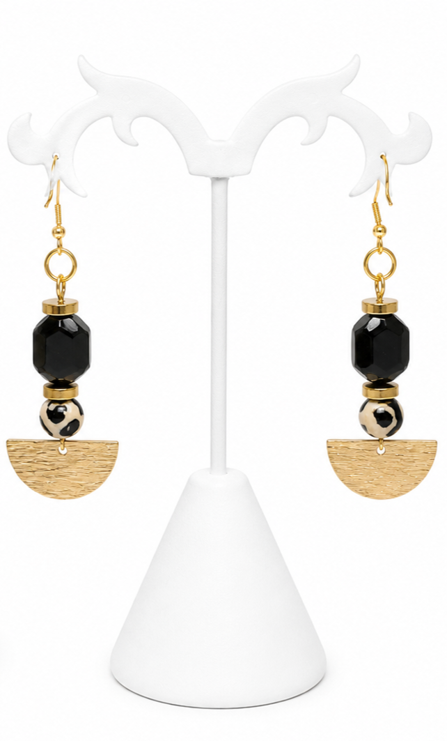 She Knows Her Worth – Black & White Agate Dzi Set